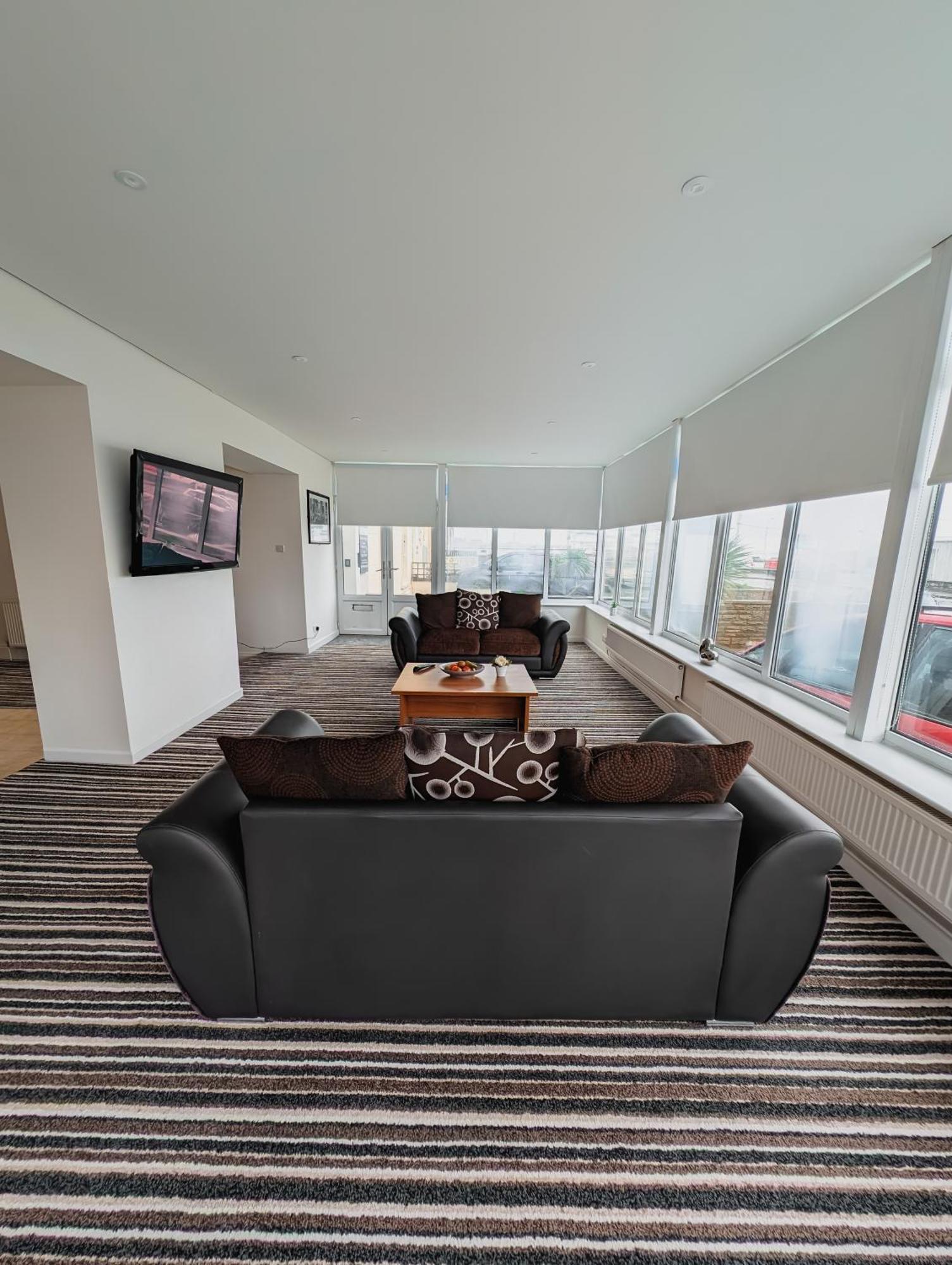 Bay & Harbour Holiday Apartments & Rooms Only Уэстон-сьюпер-Мэр Экстерьер фото