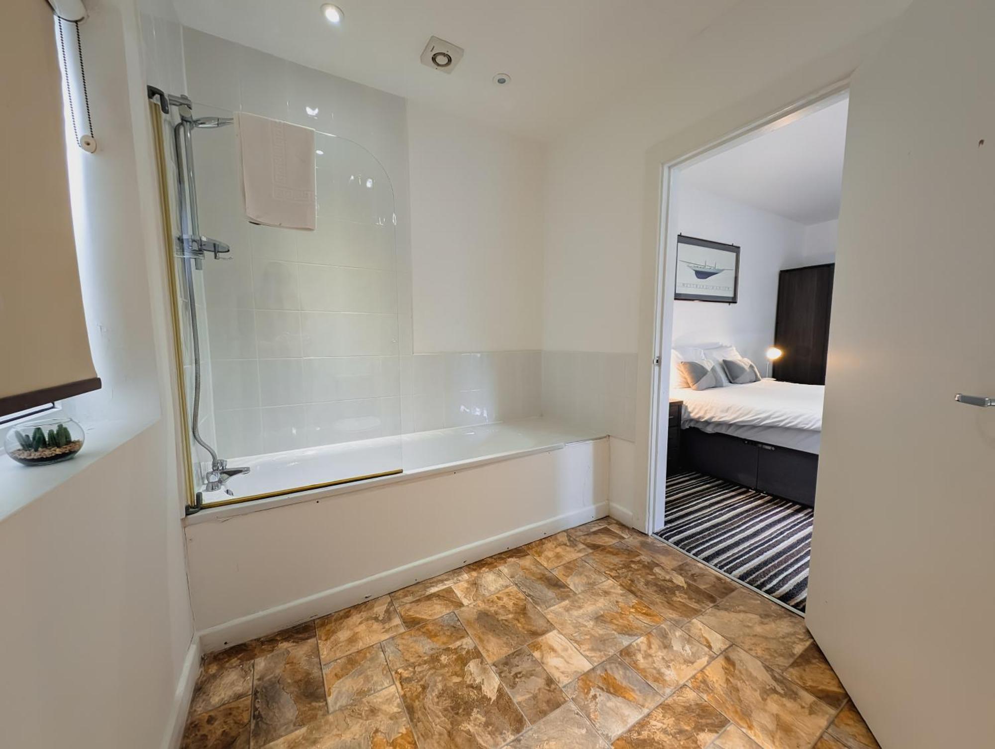 Bay & Harbour Holiday Apartments & Rooms Only Уэстон-сьюпер-Мэр Экстерьер фото