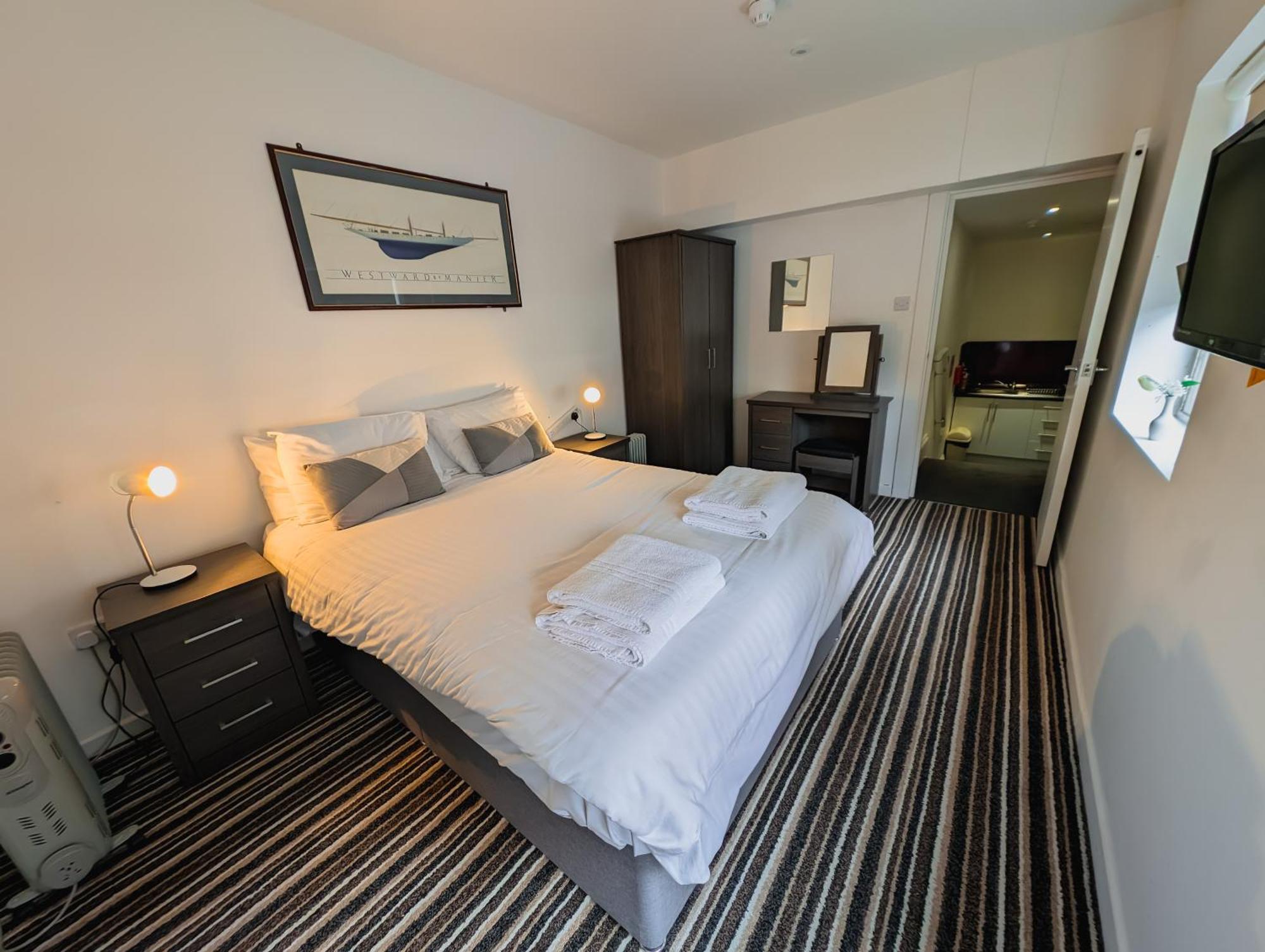 Bay & Harbour Holiday Apartments & Rooms Only Уэстон-сьюпер-Мэр Экстерьер фото