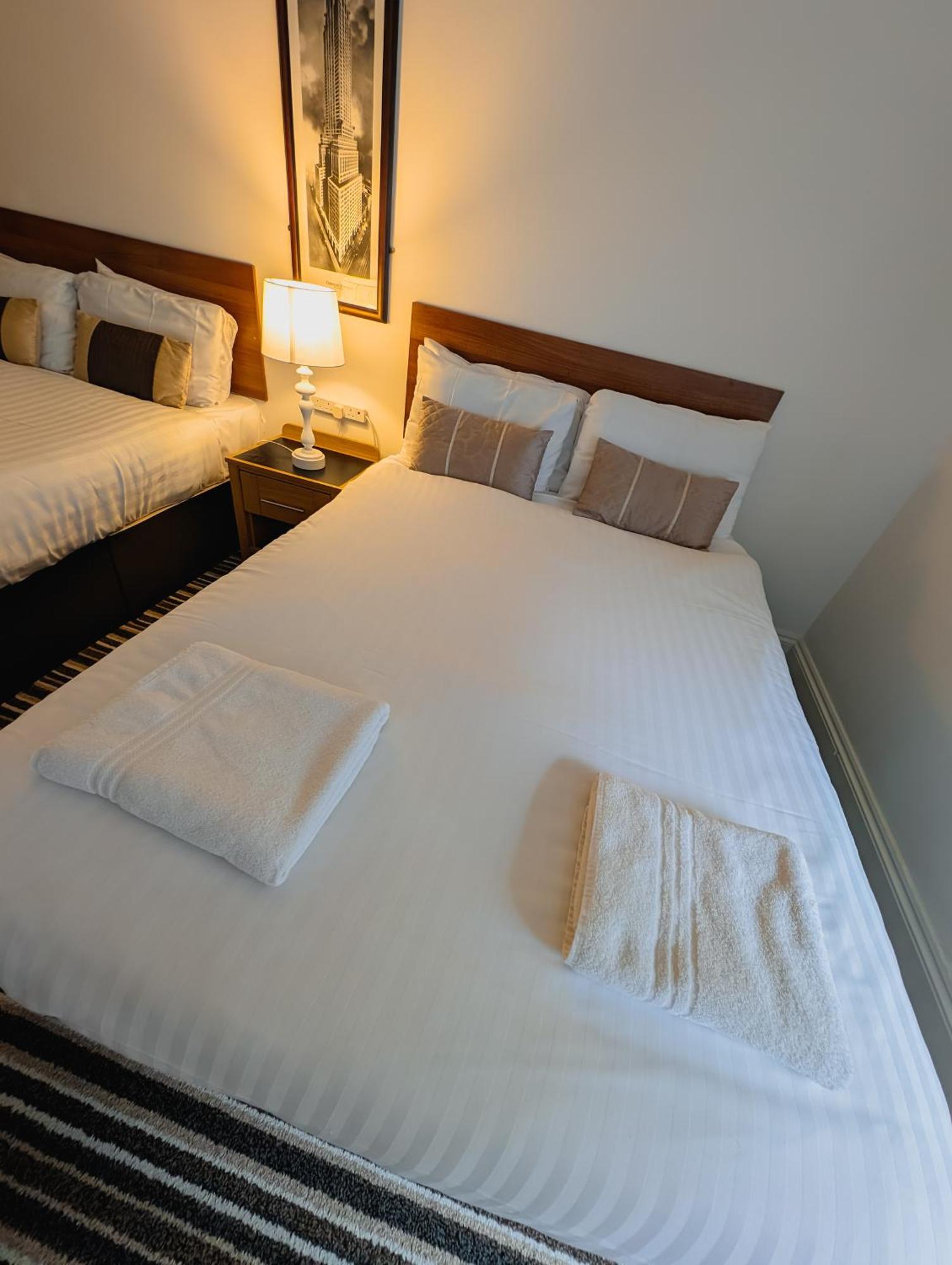 Bay & Harbour Holiday Apartments & Rooms Only Уэстон-сьюпер-Мэр Экстерьер фото